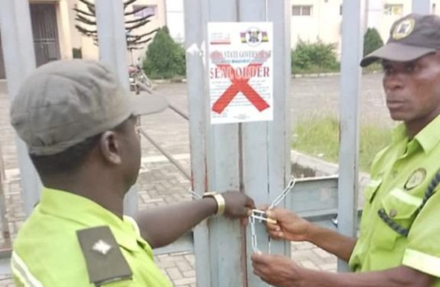 Ogba shopping mall being shutdown in Lagos